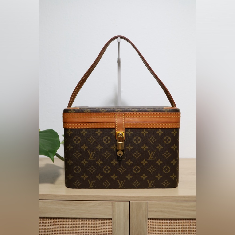 ❗️No Available❗️ Vtg Louis Vuitton Beauty Cosmetic Make Up Hard Train Case Shoul